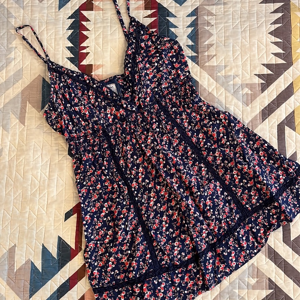 Levi’s Deep V Floral Tank